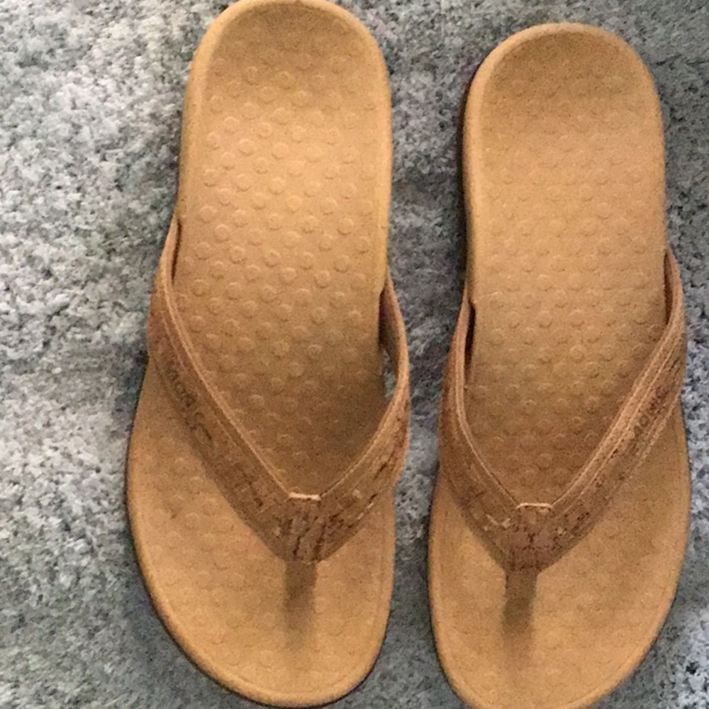 Classic Vionic flip flop style sandal size 10